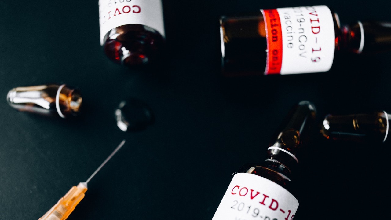 reacción alérgica a vacuna debes ponerte dos dosis