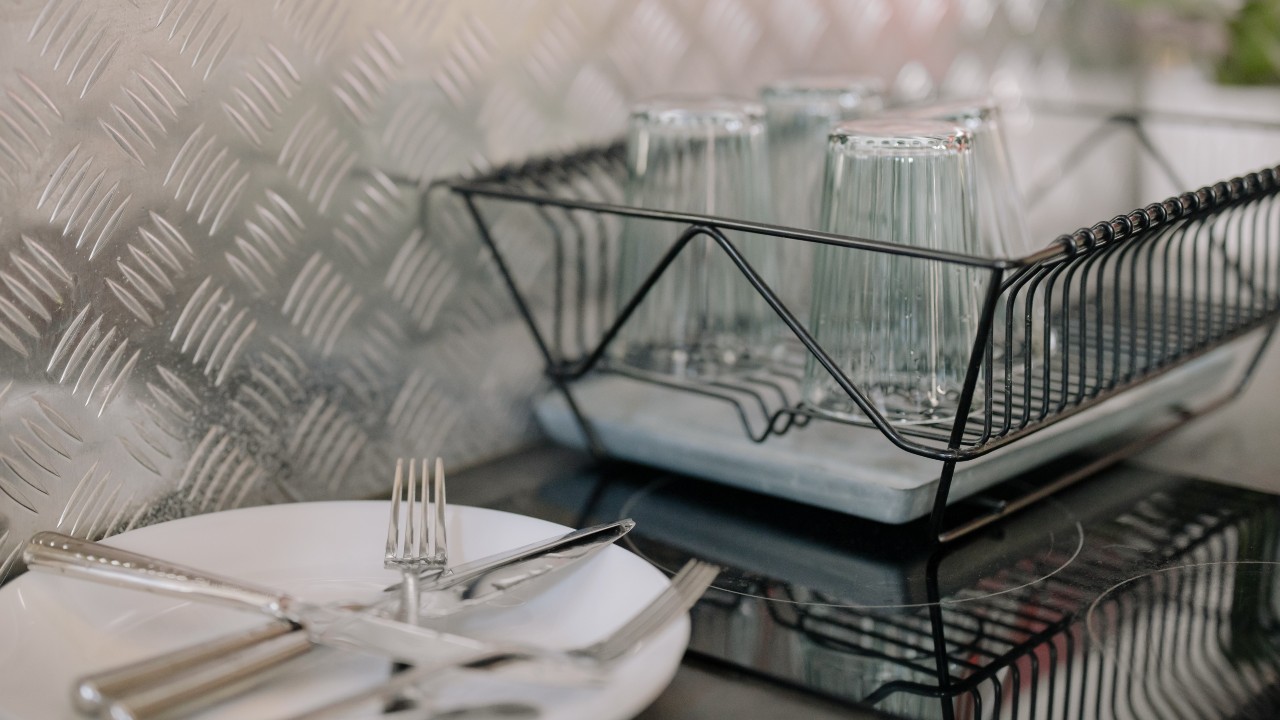 trucos para que lavar platos sea mas facil