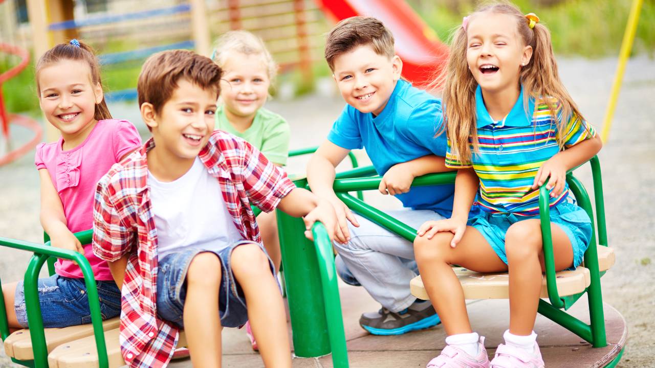 crecer cerca de sus primos ayudará a tus hijos