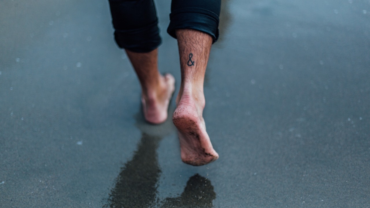 ¿Tienes juanetes? Podría ser porque estás descalzo