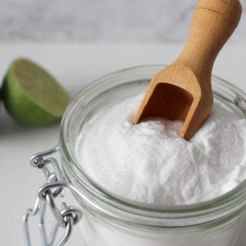 que pasa al cuerpo cuando Tomas bicarbonato de sodio con agua