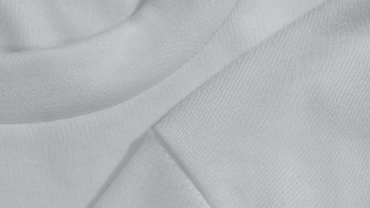 Cómo quitar manchas de grasa de la ropa blanca