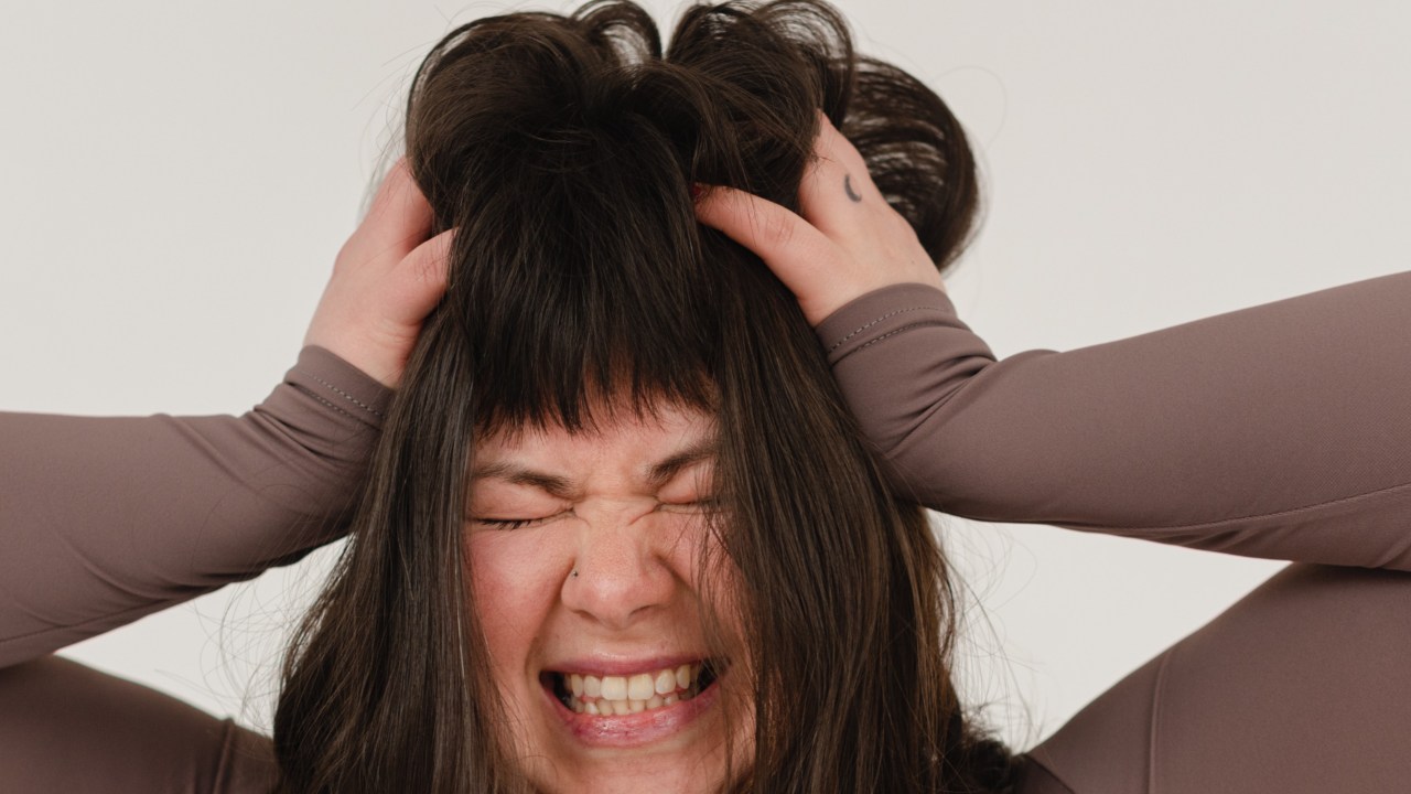 Educar a los niños con chanclazos no es bueno