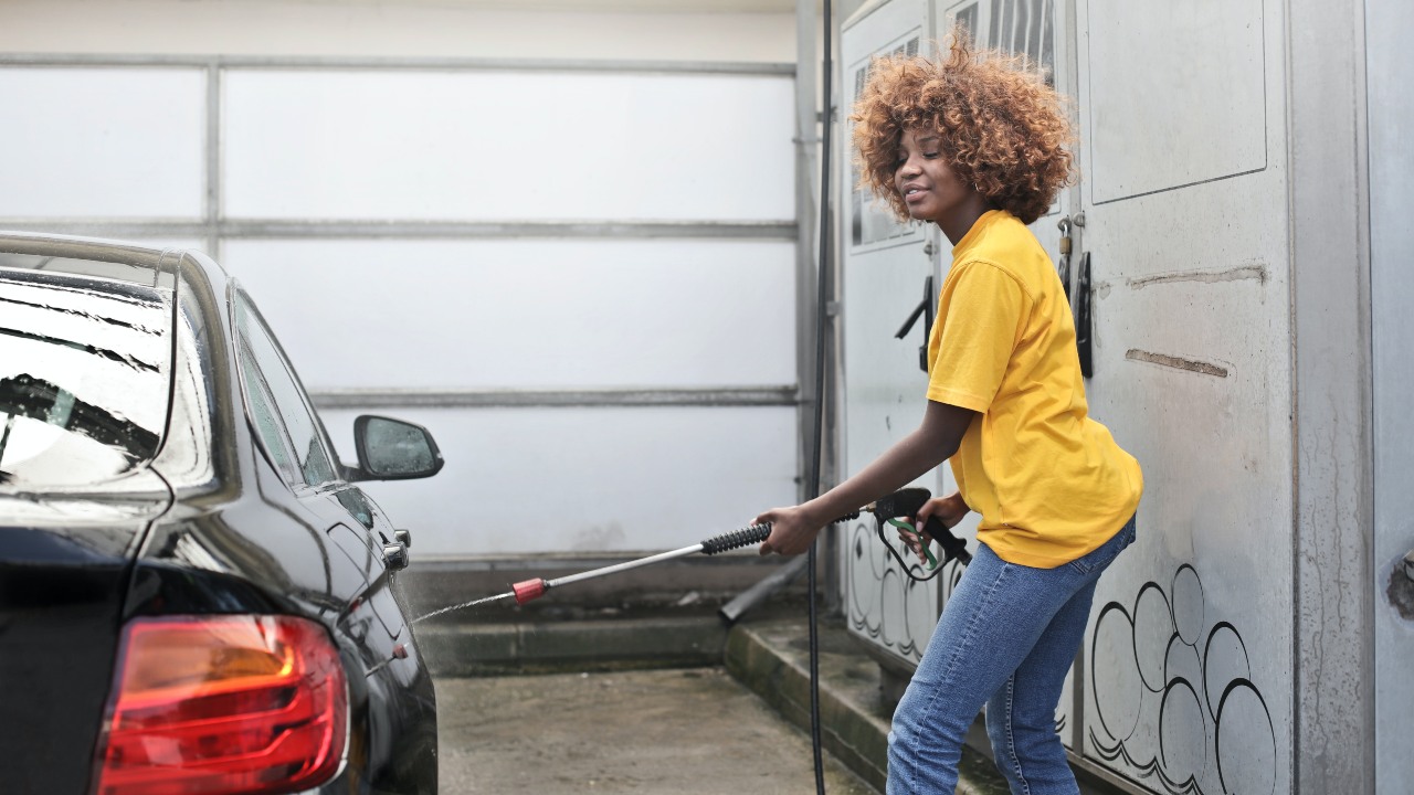 Errores que cometes al lavar tu auto