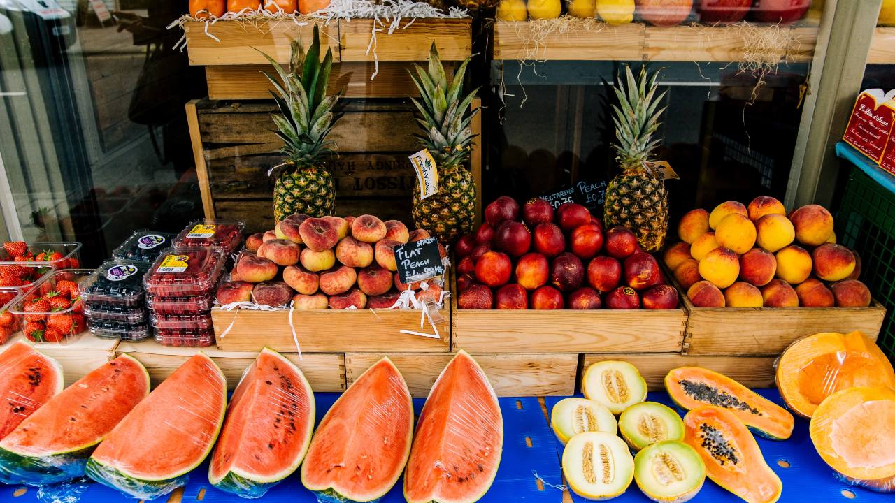 Por qué nunca deberías comprar la fruta cortada 