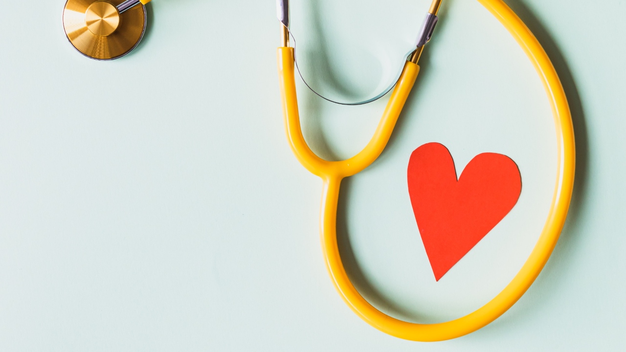 ¿Tienes un surco en el lóbulo de tu oreja?