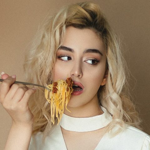 es cierto que cenar tarde engorda