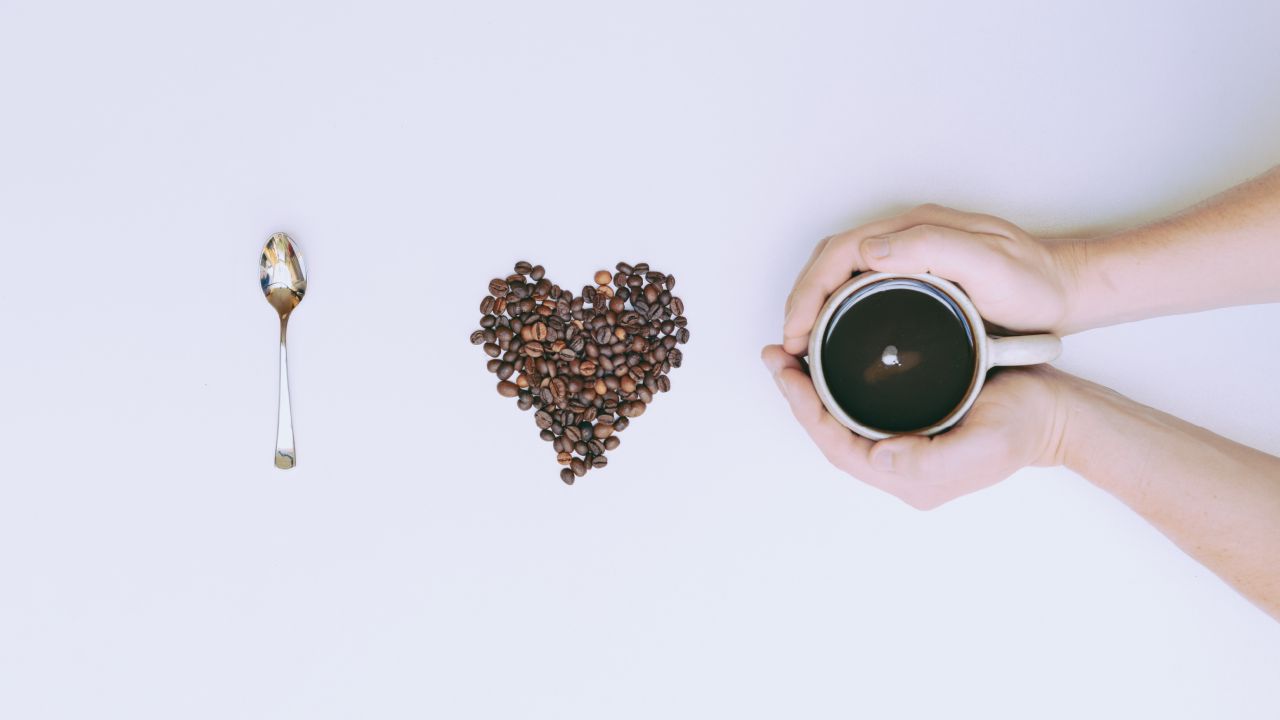 Las personas que beben más café al día están más protegidas