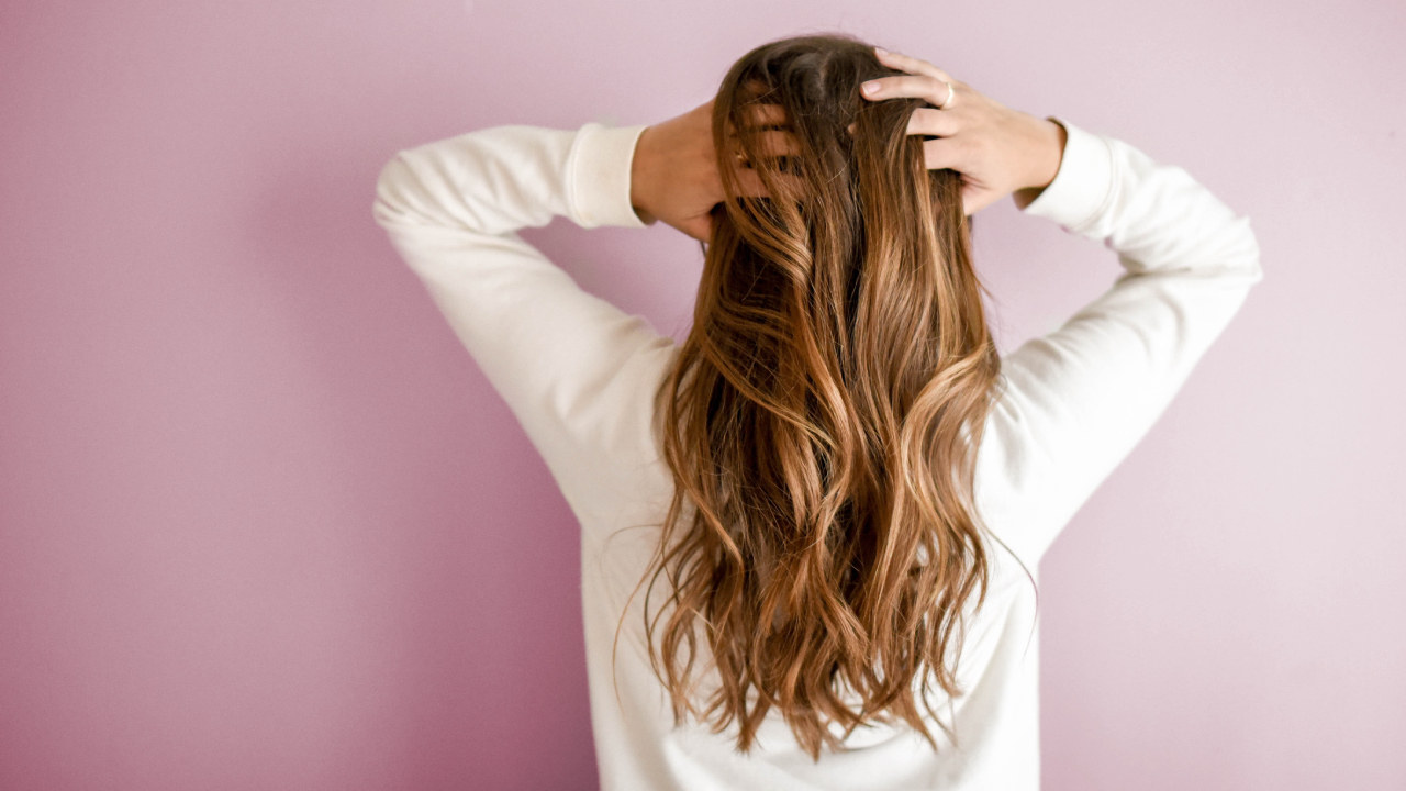 beneficios de la cerveza para tu cabello mascarillas tips