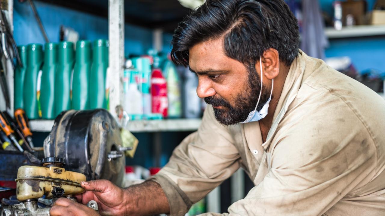 consejos para quitar las manchas de grasa de las manos