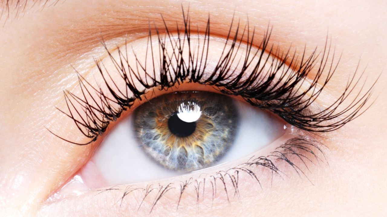 Cómo hacer una permanente de pestañas en casa