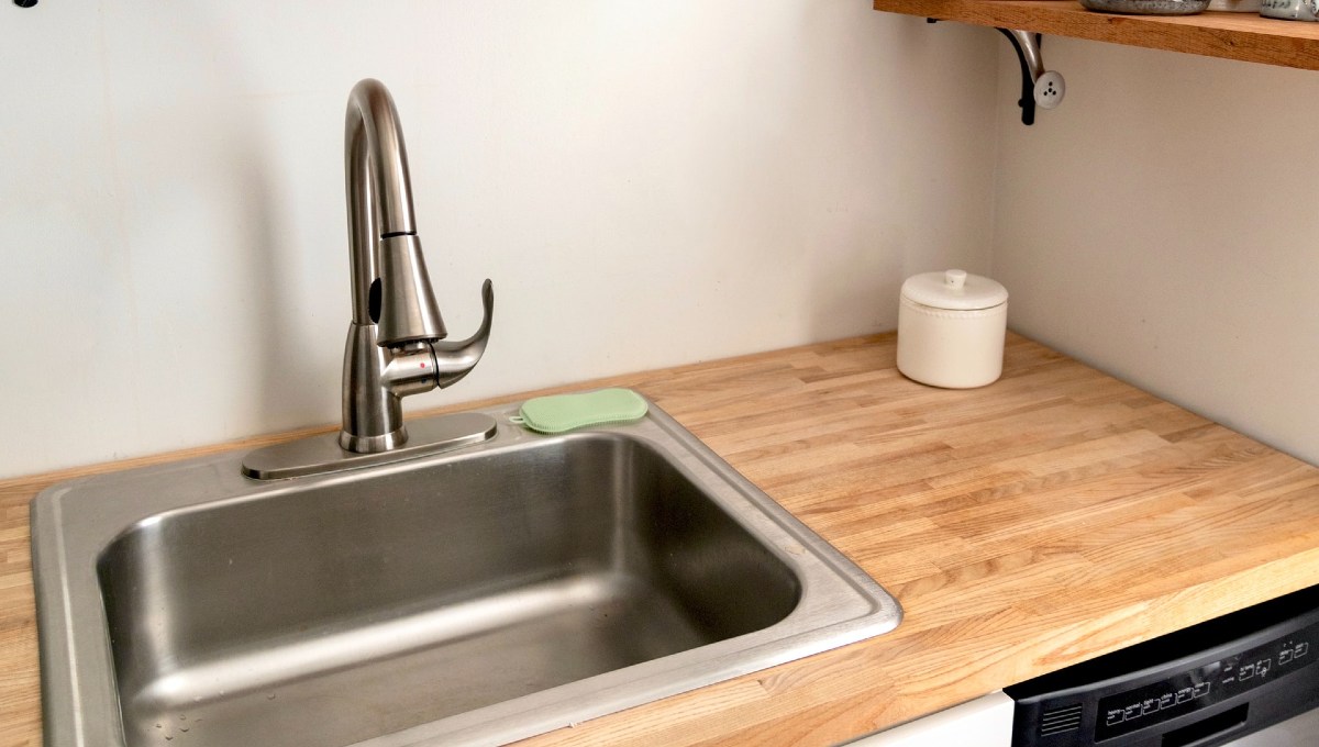 como hacer la limpieza del fregadero