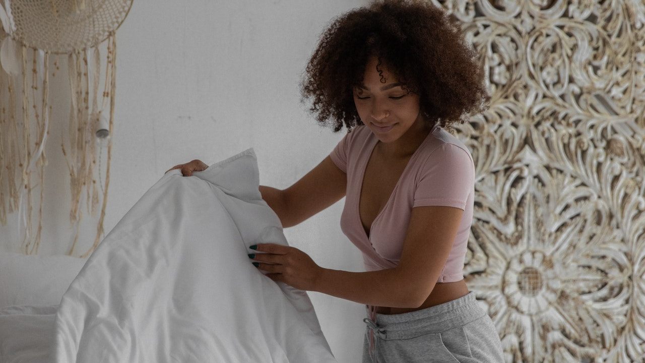 problemas para doblar sábanas bajera