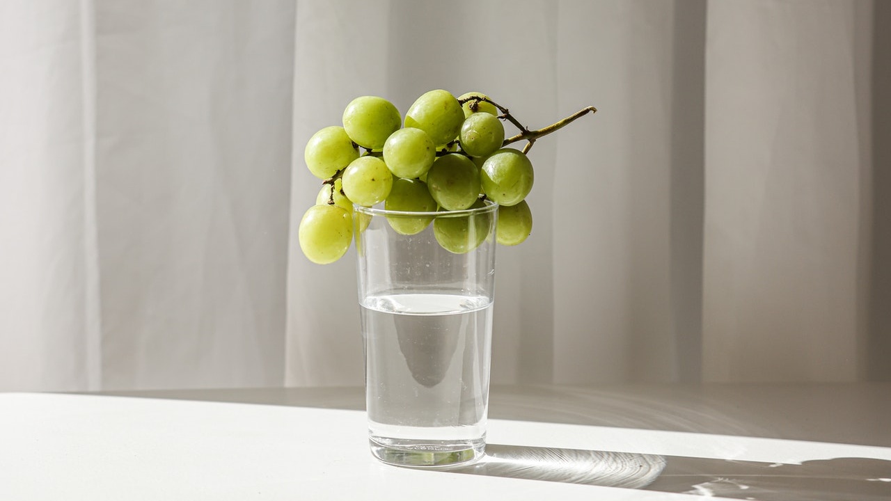 hechizo del vaso con agua