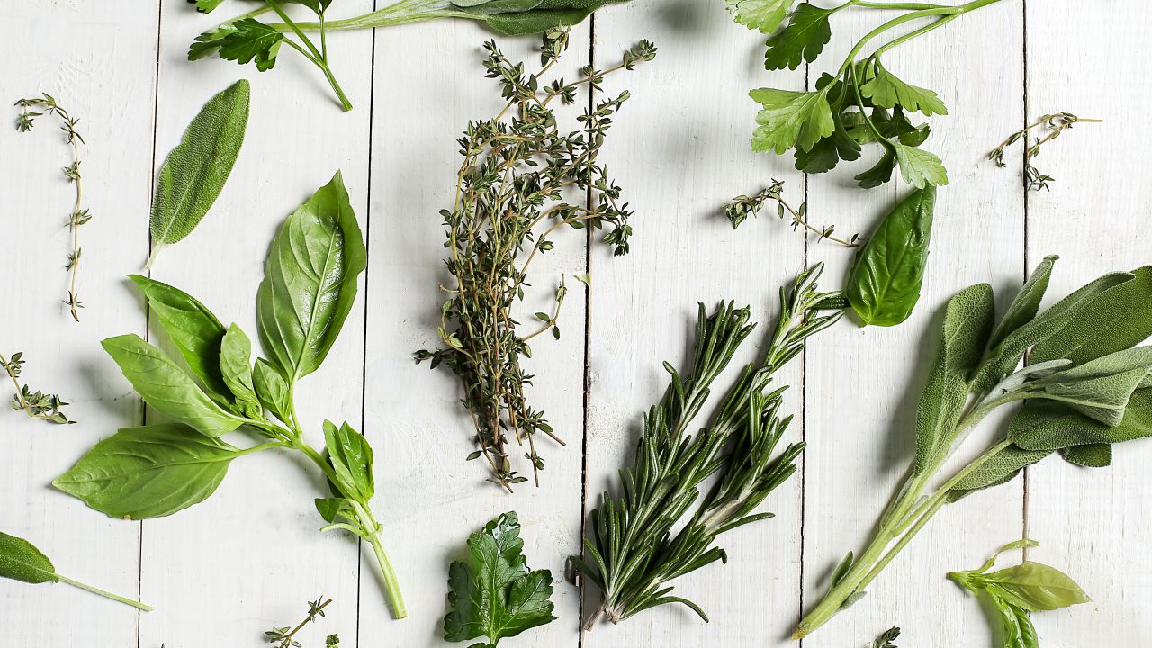 Lo que no debes hacer con tus hierbas aromáticas