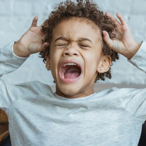 cómo diferenciar un berrinche del déficit de atención