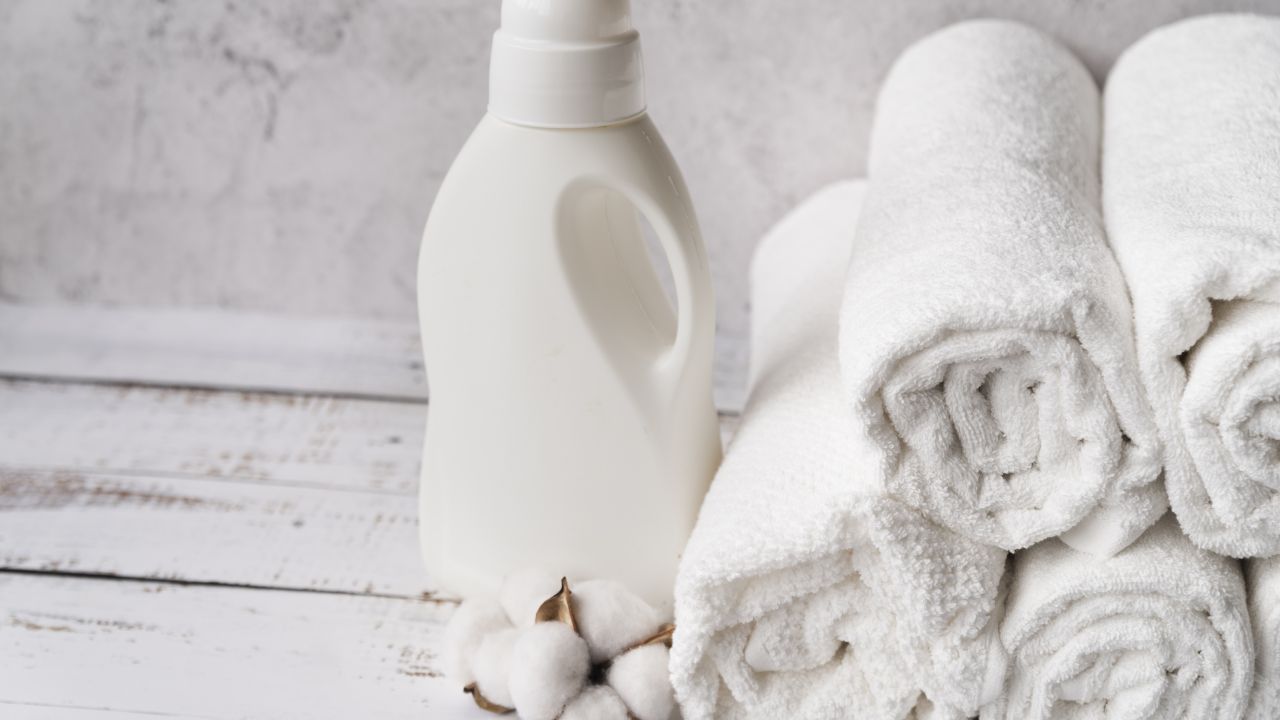 Prepara suavizante de telas casero