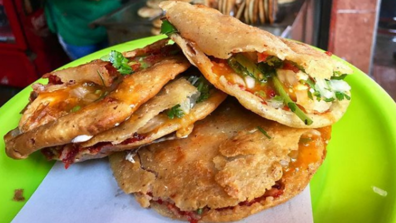 Calorías de la gordita de chicharrón