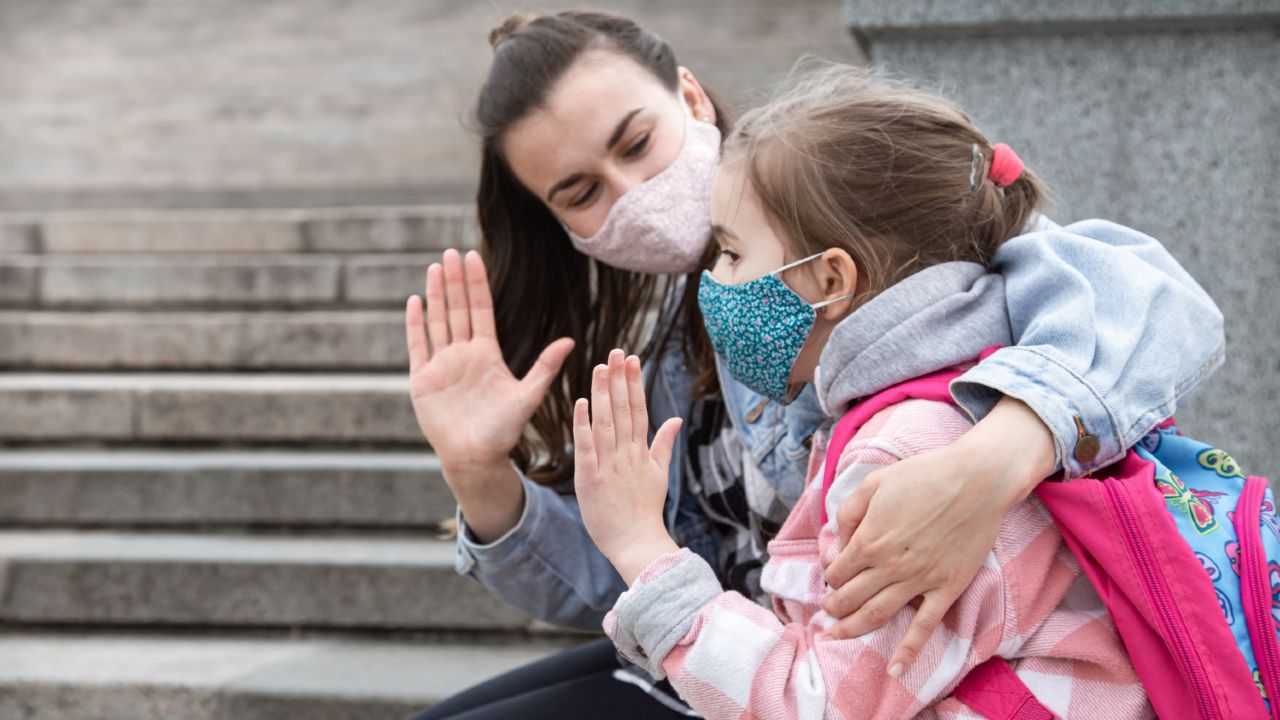 mi hijo no me cuenta nada que hacer