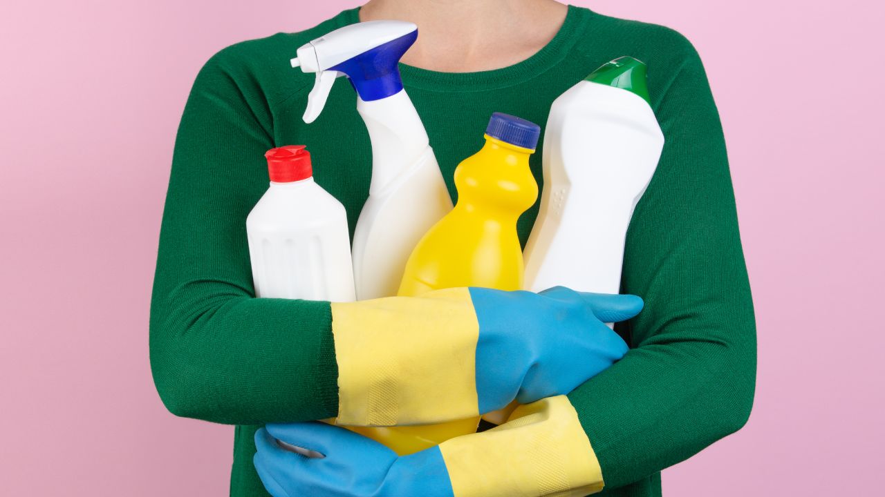 Usos del amoniaco en la limpieza del hogar