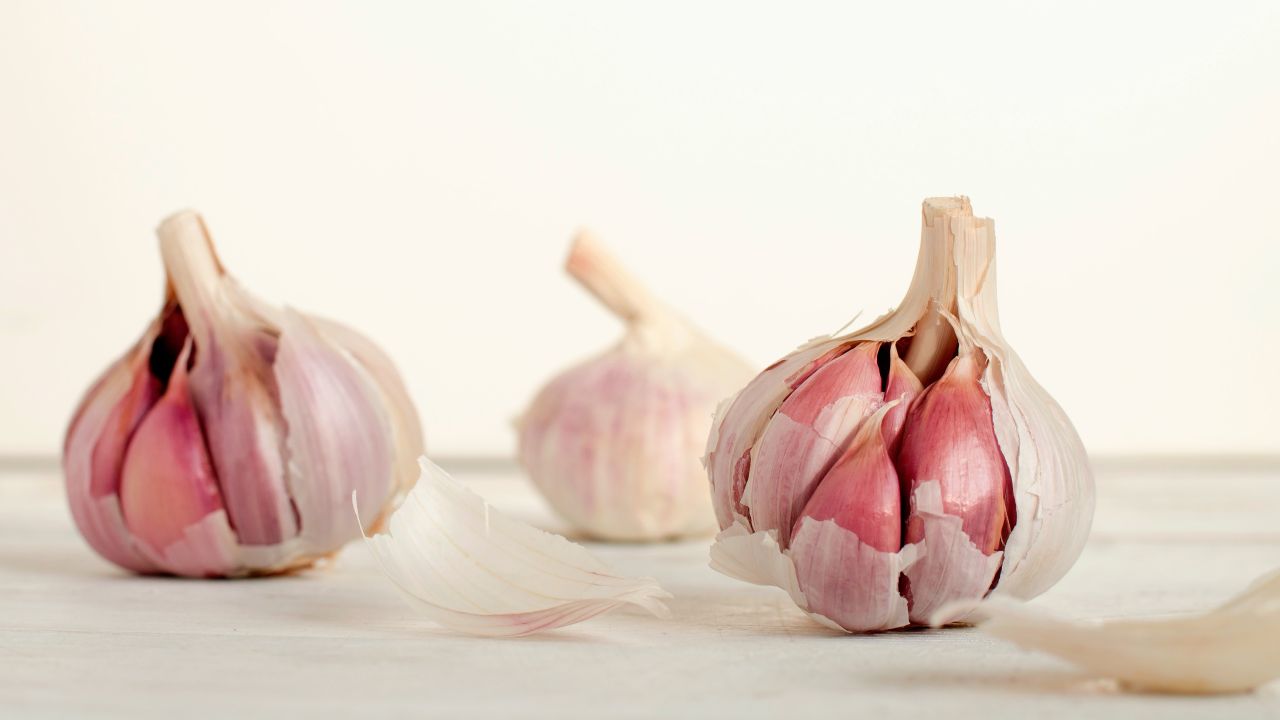 Dormir con un ajo en la almohada