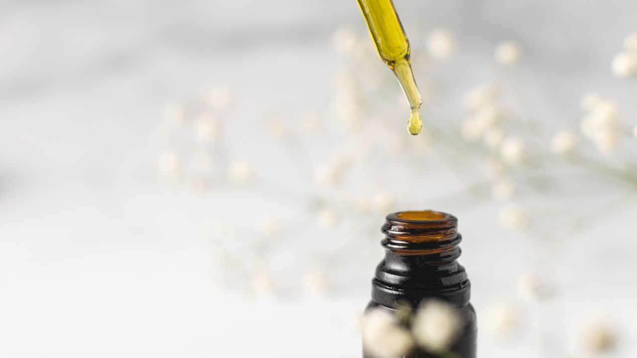 Cómo usar el aceite de árbol de té