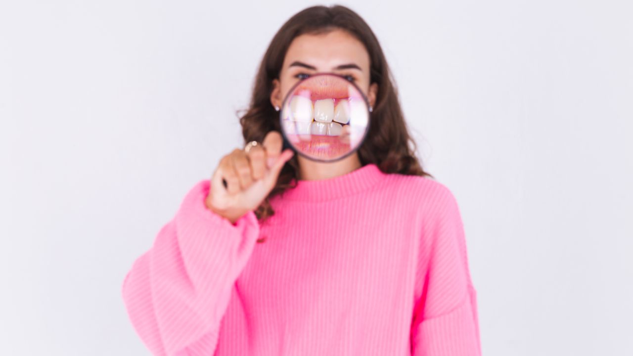 Causas del bruxismo y cómo evitarlo apretar dientes