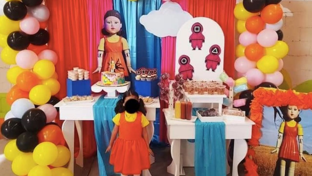 Niña celebra su cumpleaños de El Juego del Calamar