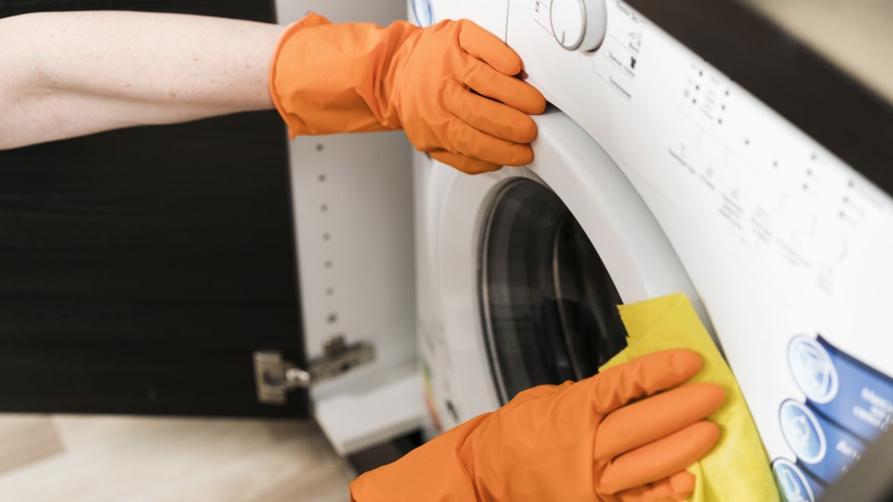 Cómo limpiar tu lavadora para que no huela mal