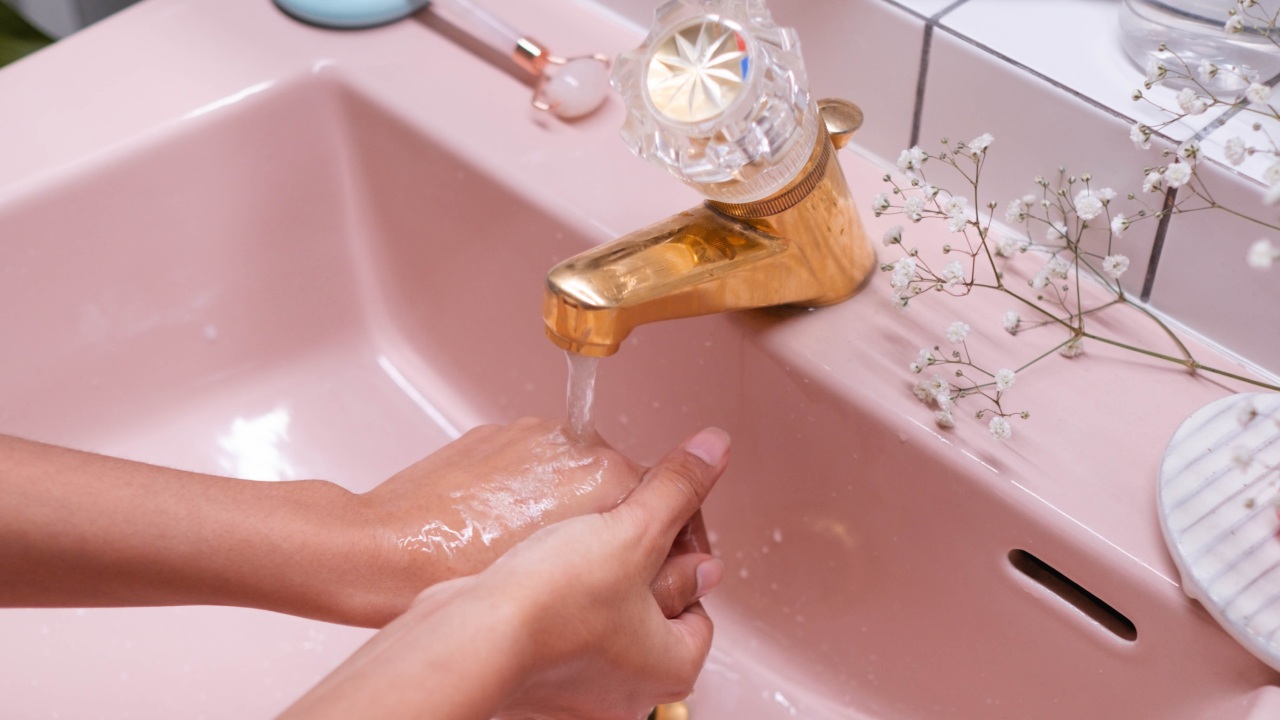 como eliminar sarro de llaves de agua