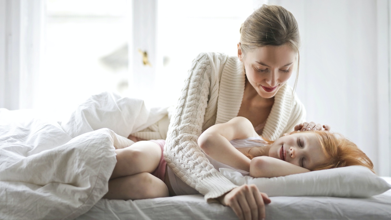 hasta cuando pueden dormir niños con sus papas