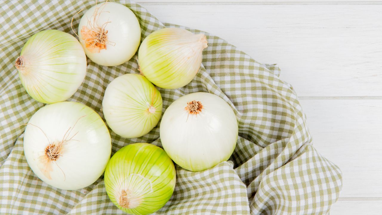 para que sirve poner cebolla en el cuarto