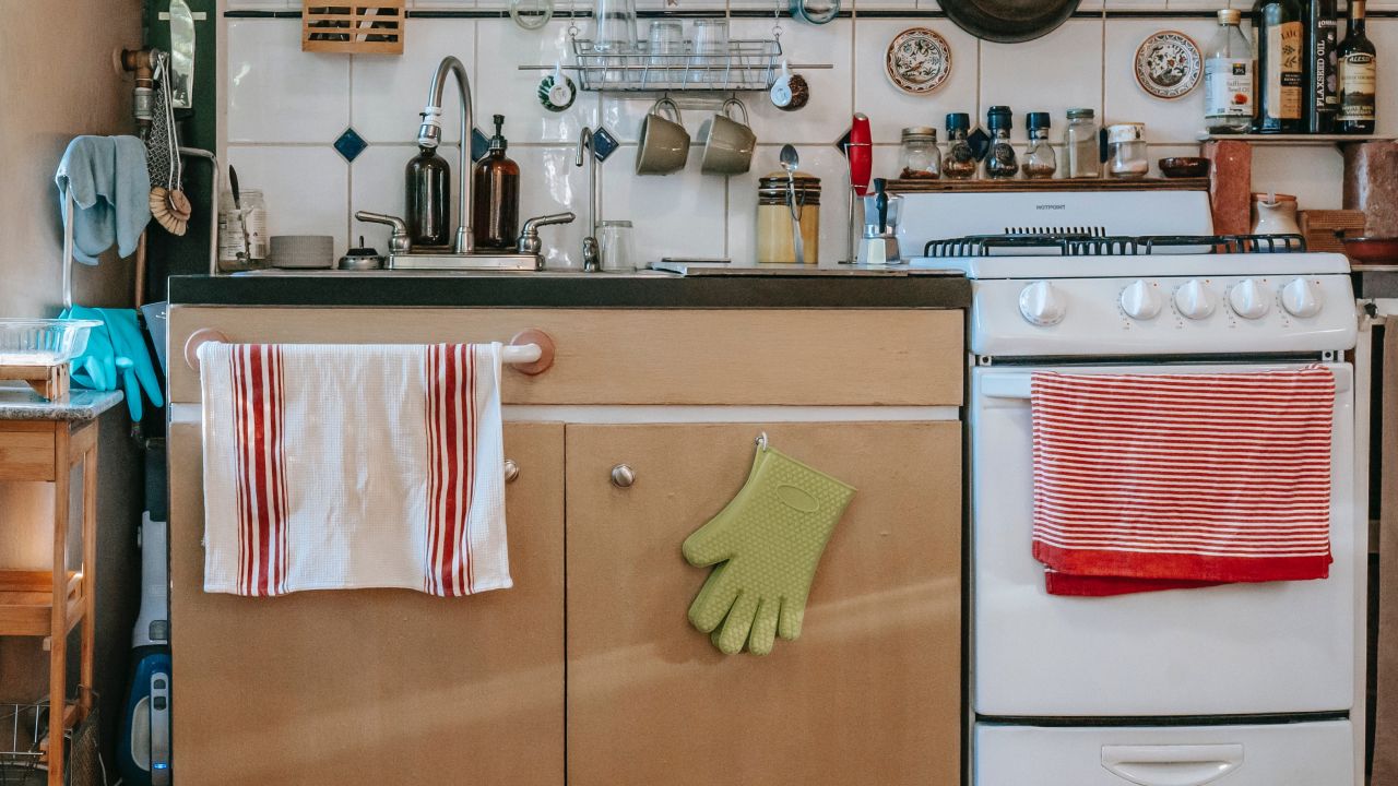 Cómo reutilizar los trapos de cocina en la jardinería