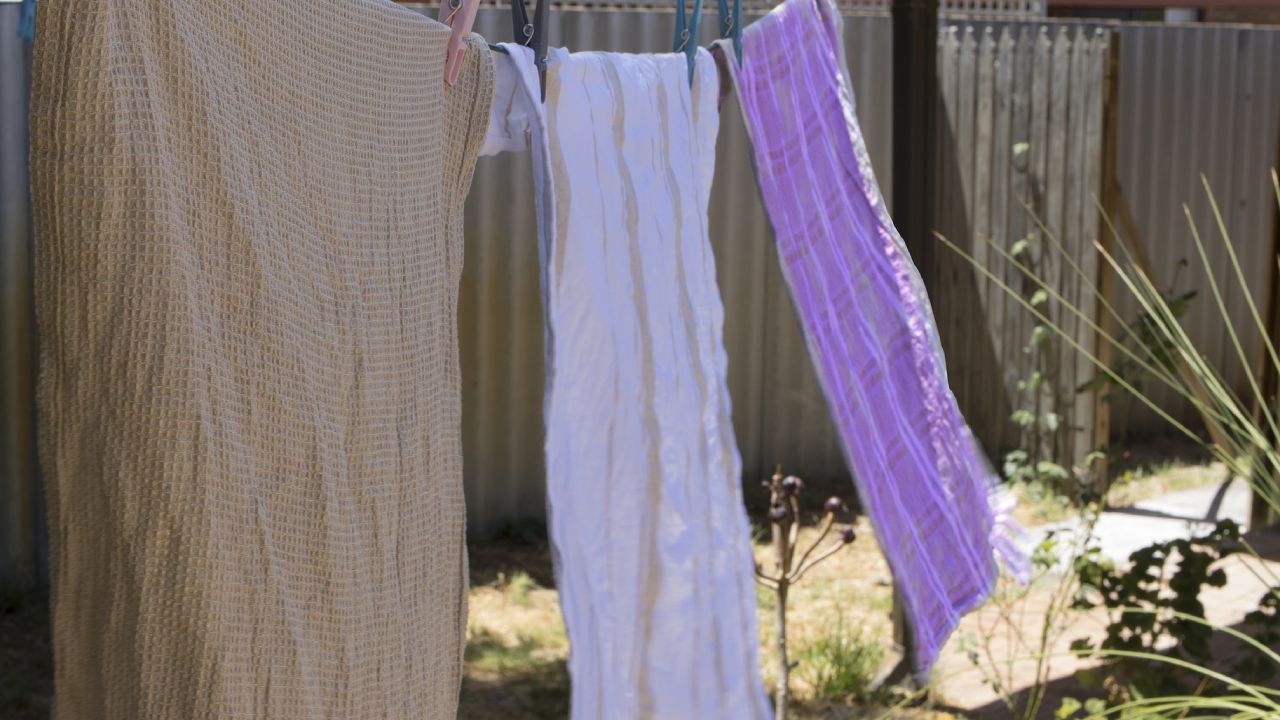 Cómo usar los trapos de cocina en la jardinería