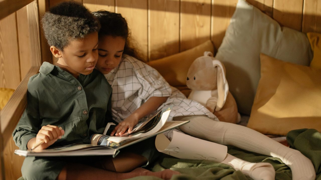 cómo criar hermanos unidos