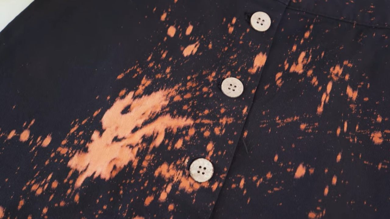 Truco con vinagre para quitar las manchas de cloro