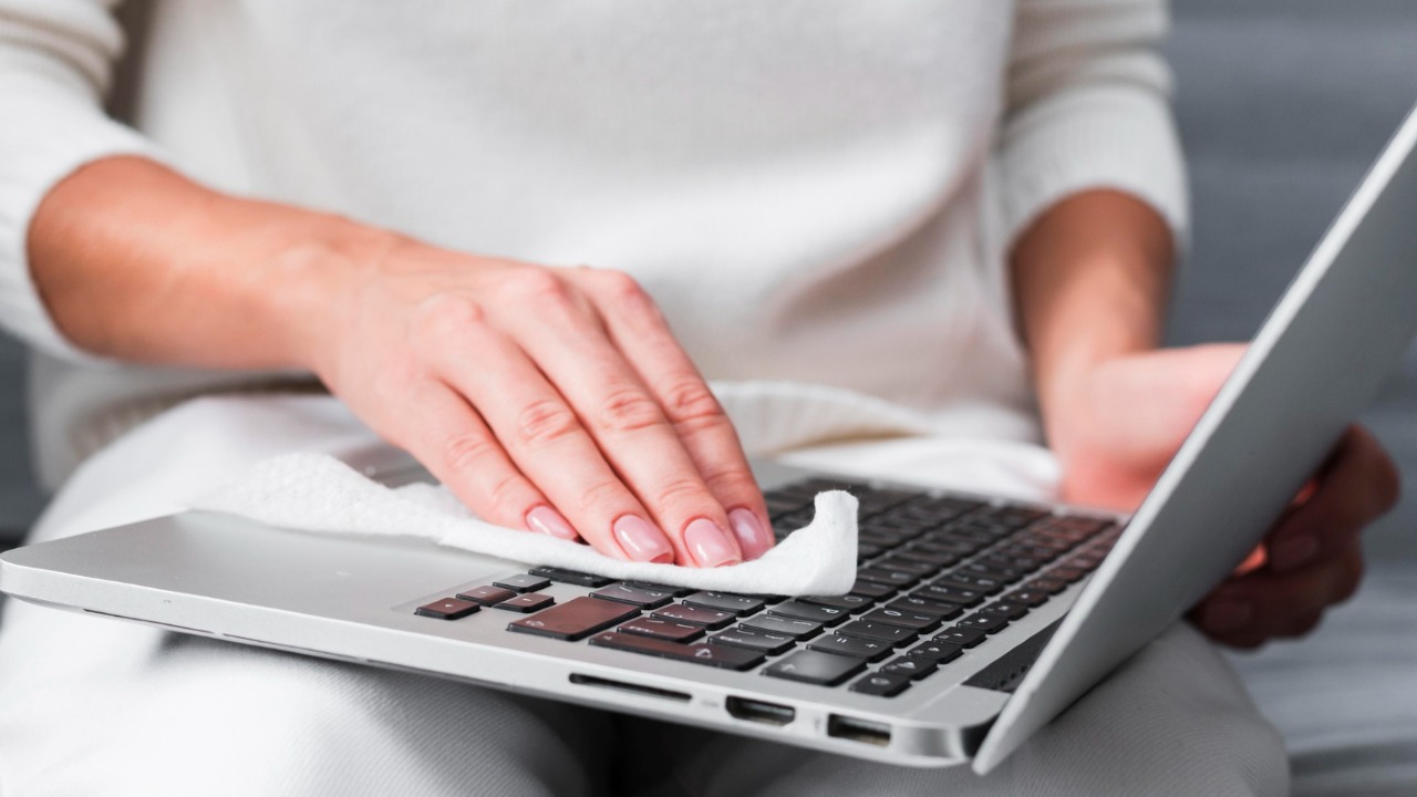 cómo limpiar la laptop