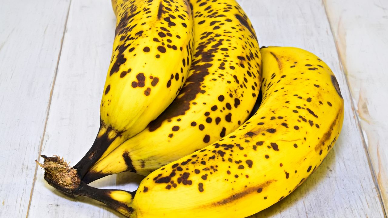 Puedes comer plátanos cuando tienen manchas negras
