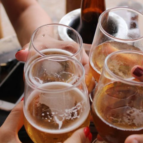Cuánto alcohol puedo beber sin que se convierta en un problema