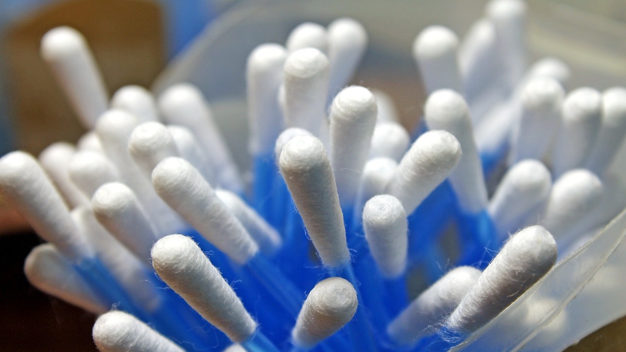 como desmaquillar ojos