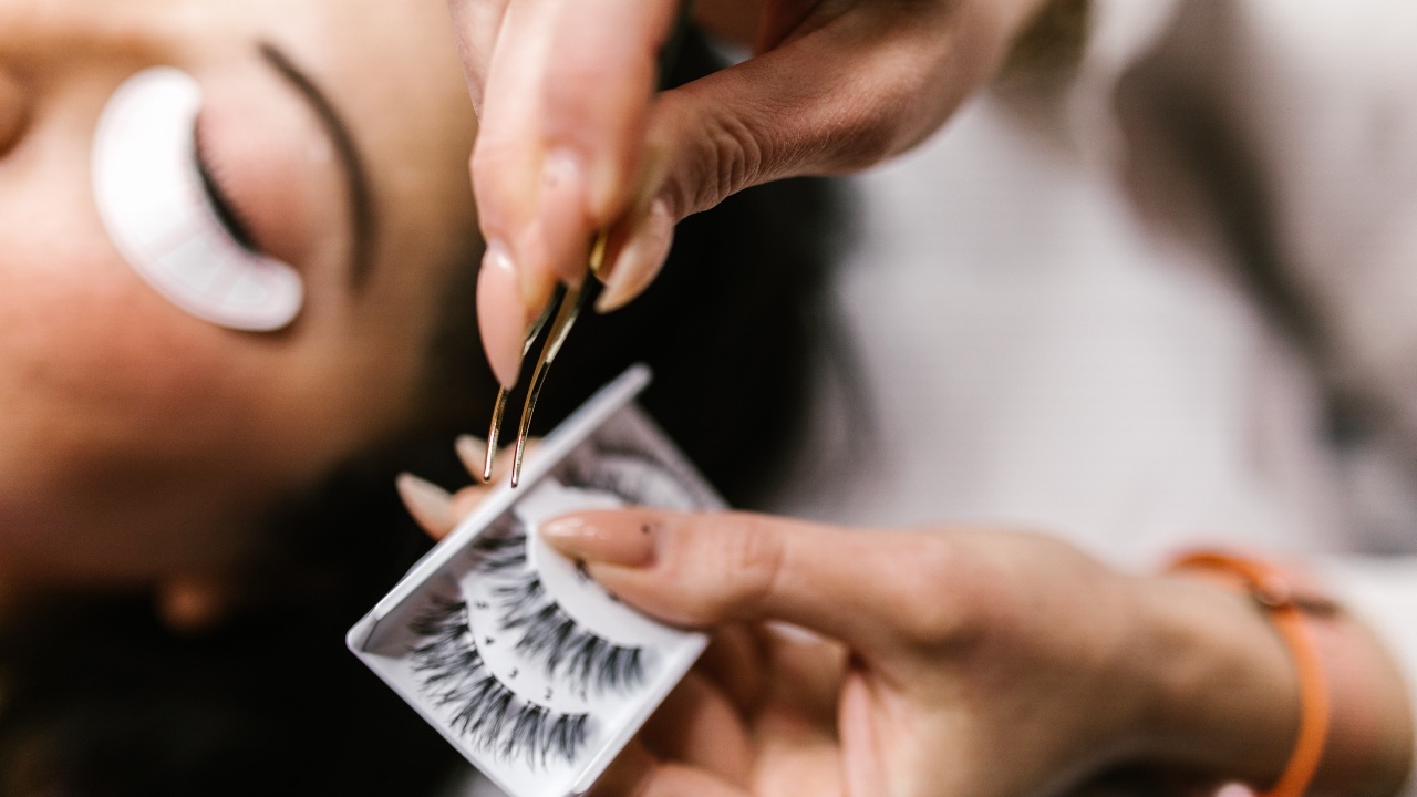 mujer se vengo de clienta por no querer pagar