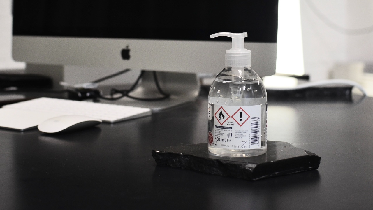 gel antibacterial tiene metanol