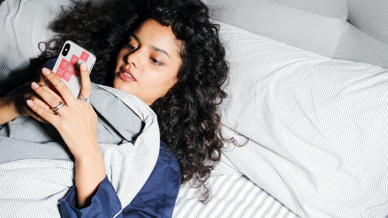 que tan malo es dormir con celular