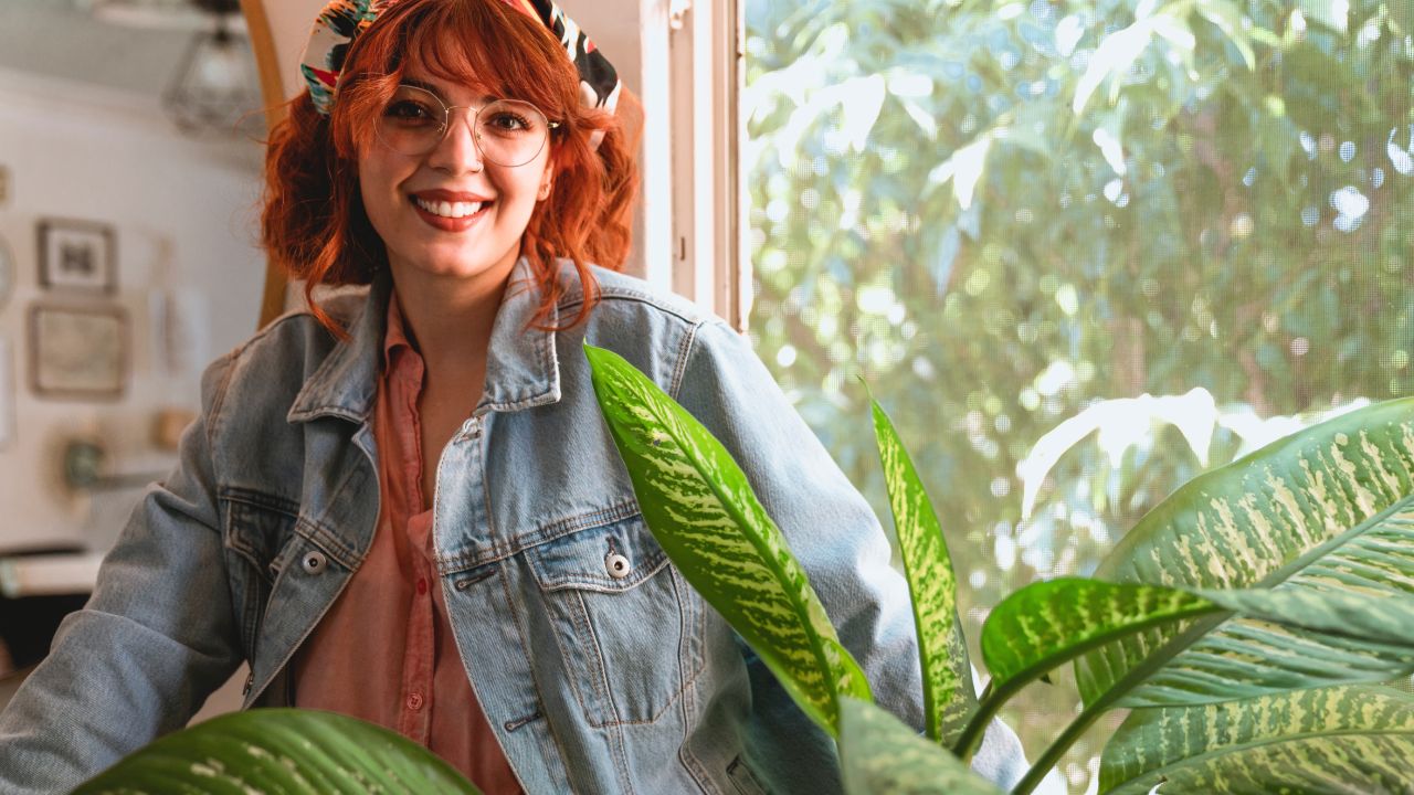 Senales-convertido-en-la-senora-de-las-plantas