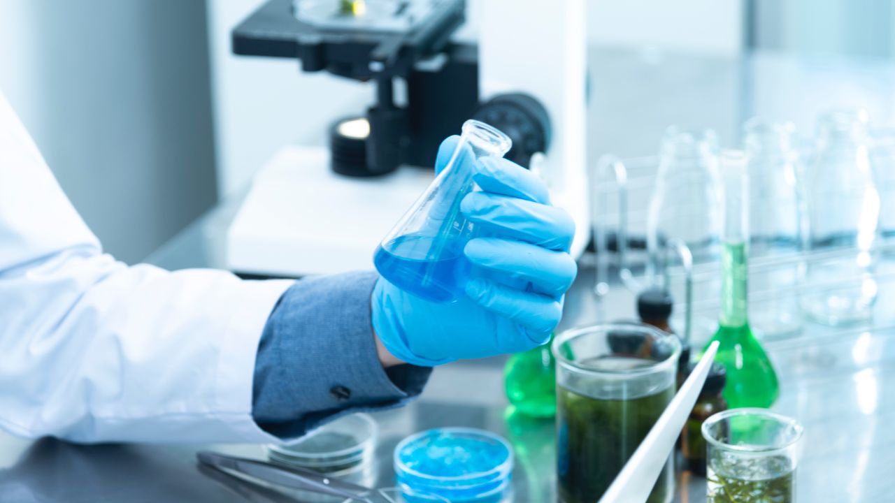 Síntomas de ómicron, la nueva variante del COVID-19