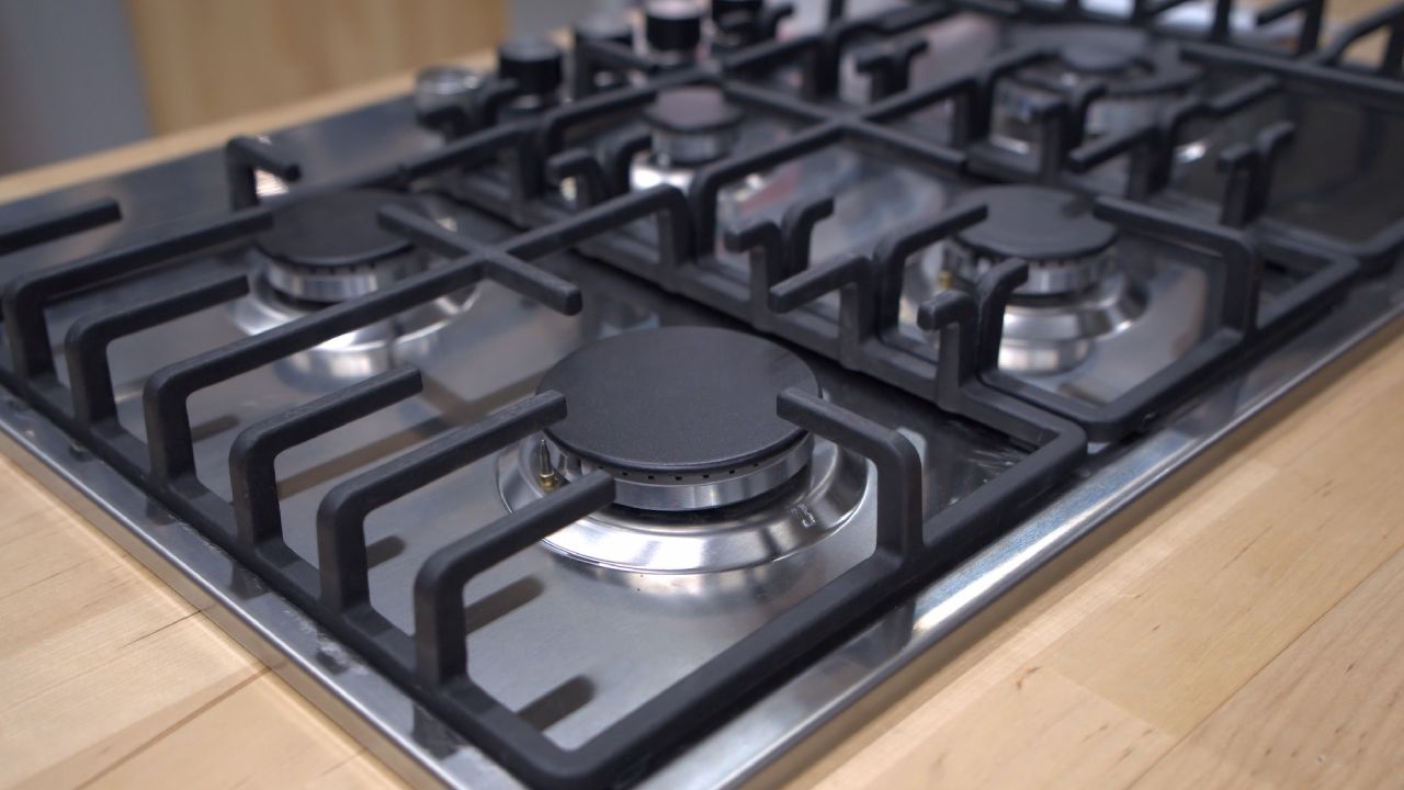 Cómo limpiar y desengrasar las rejillas de la estufa