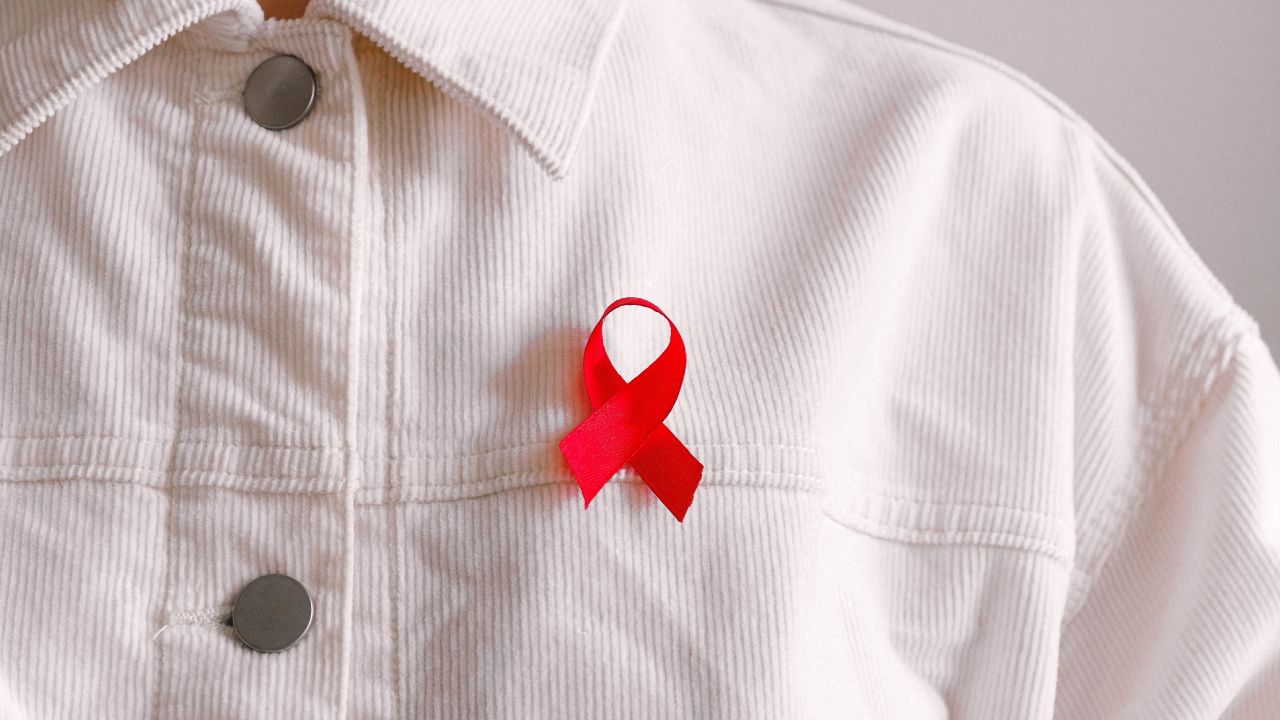 Síntomas y diferencias entre el VIH y el SIDA