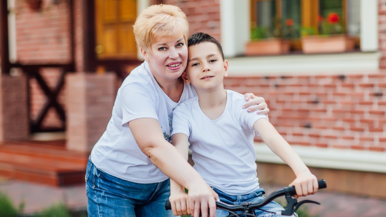 abuelitas no deben estar atadas a sus nietos