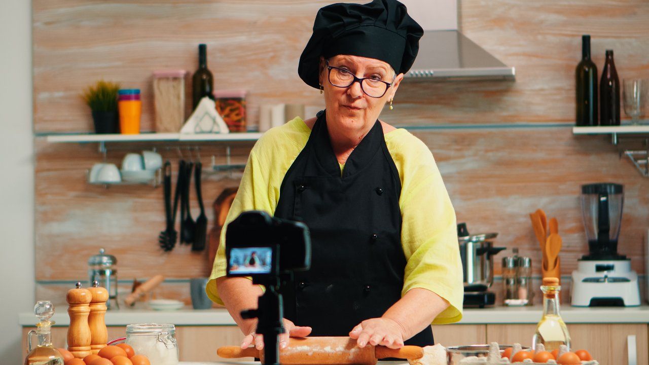 abuelita que dejan huella cuando cuidan a sus nietos