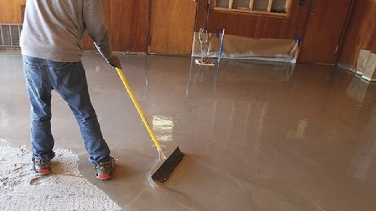 cómo darle brillo a un piso de cemento